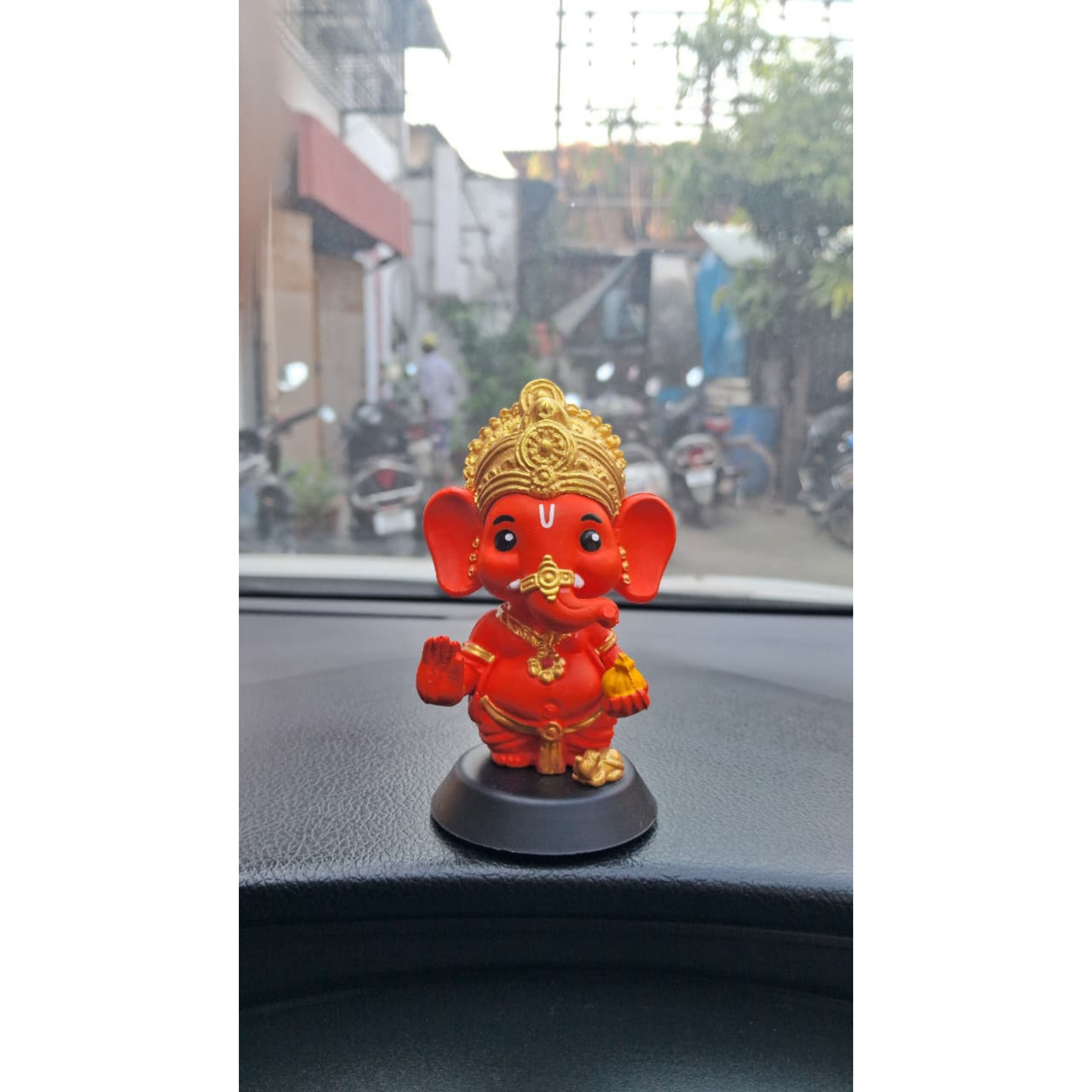 SHREE GANESHJI IDOL - KESARI TONE